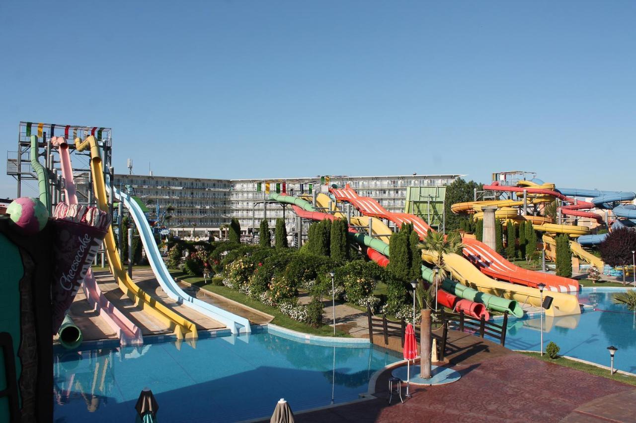 Aqua Nevis Hotel & Aqua Park Sunny Beach Eksteriør billede